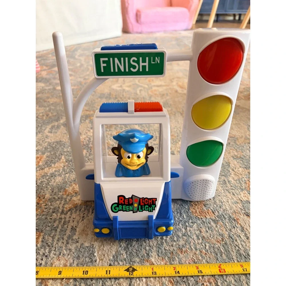 Move2Play Red Light Green Light Motion-Sensing‎ Kids Game Station Toy